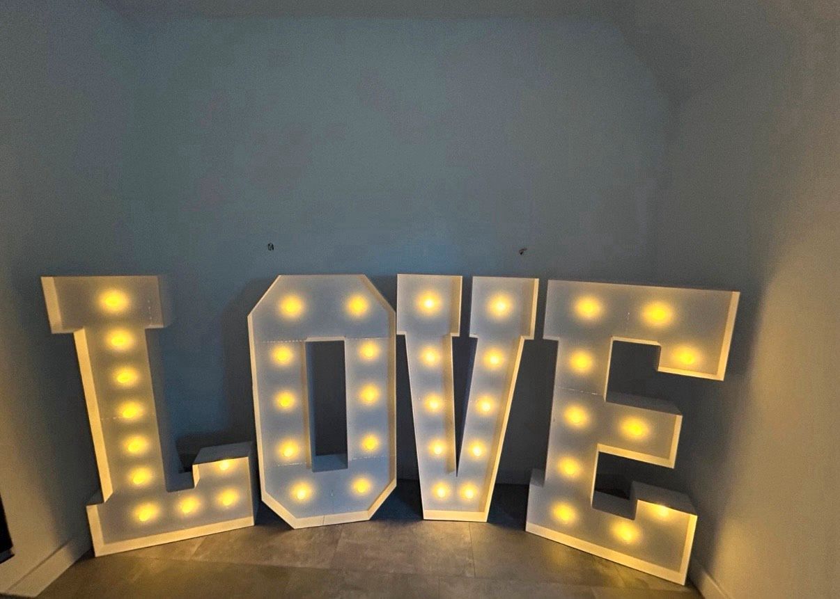 XXL LOVE Leuchtbuchstaben
